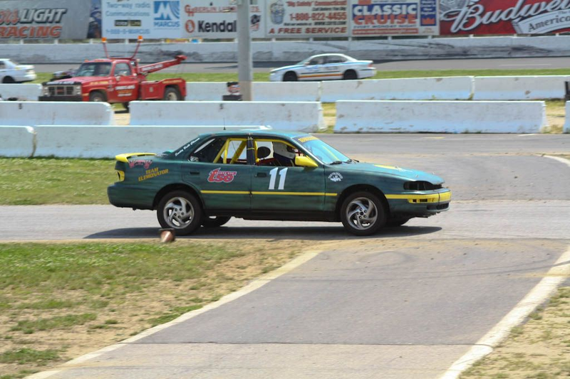 Illustration for article titled The 24 Hours Of LeMons New England 2009 Über Gallery, Part 1